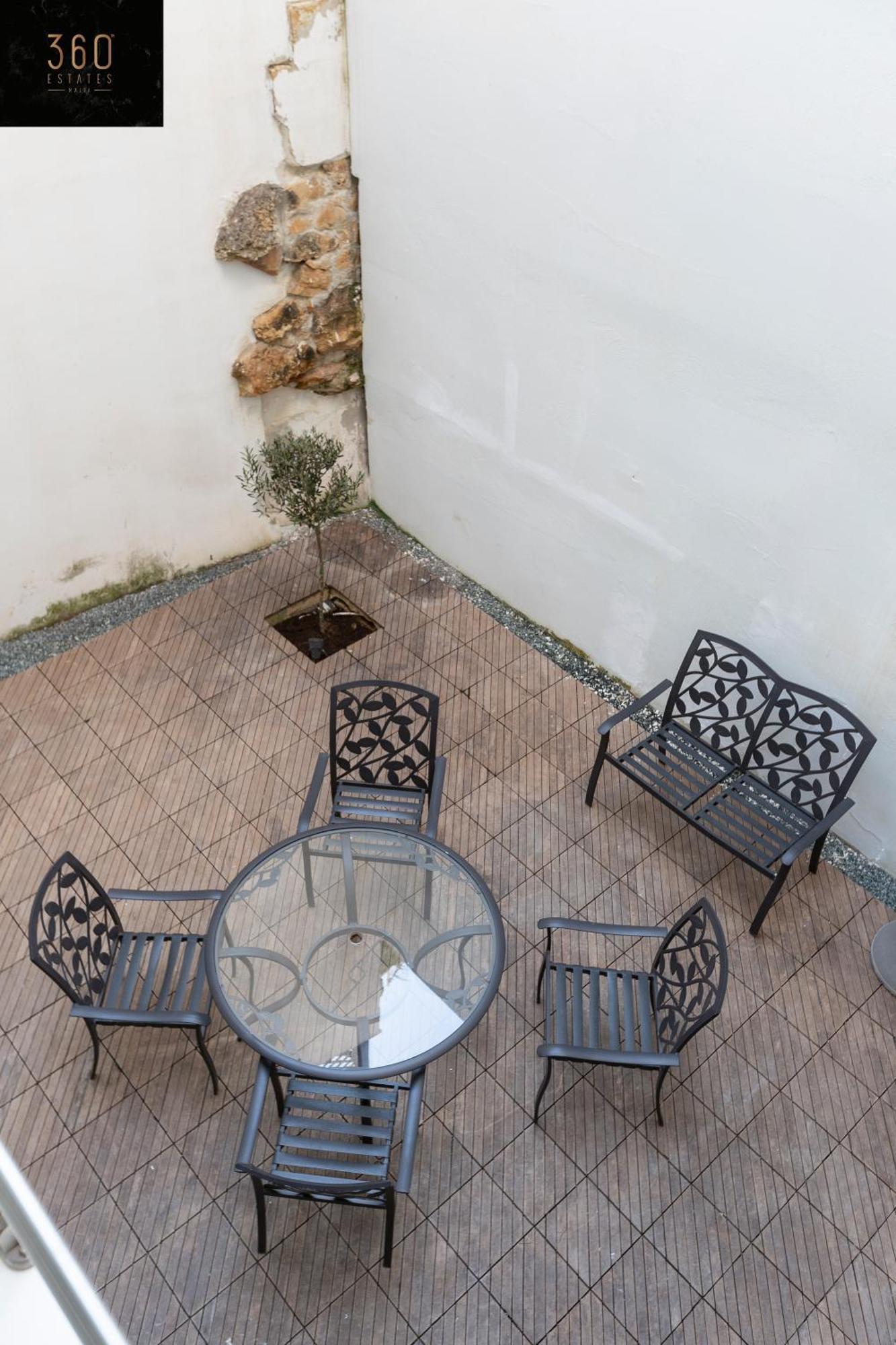 4Br Home In Prime Location Just Off The Promenade By 360 Estates Слима Экстерьер фото