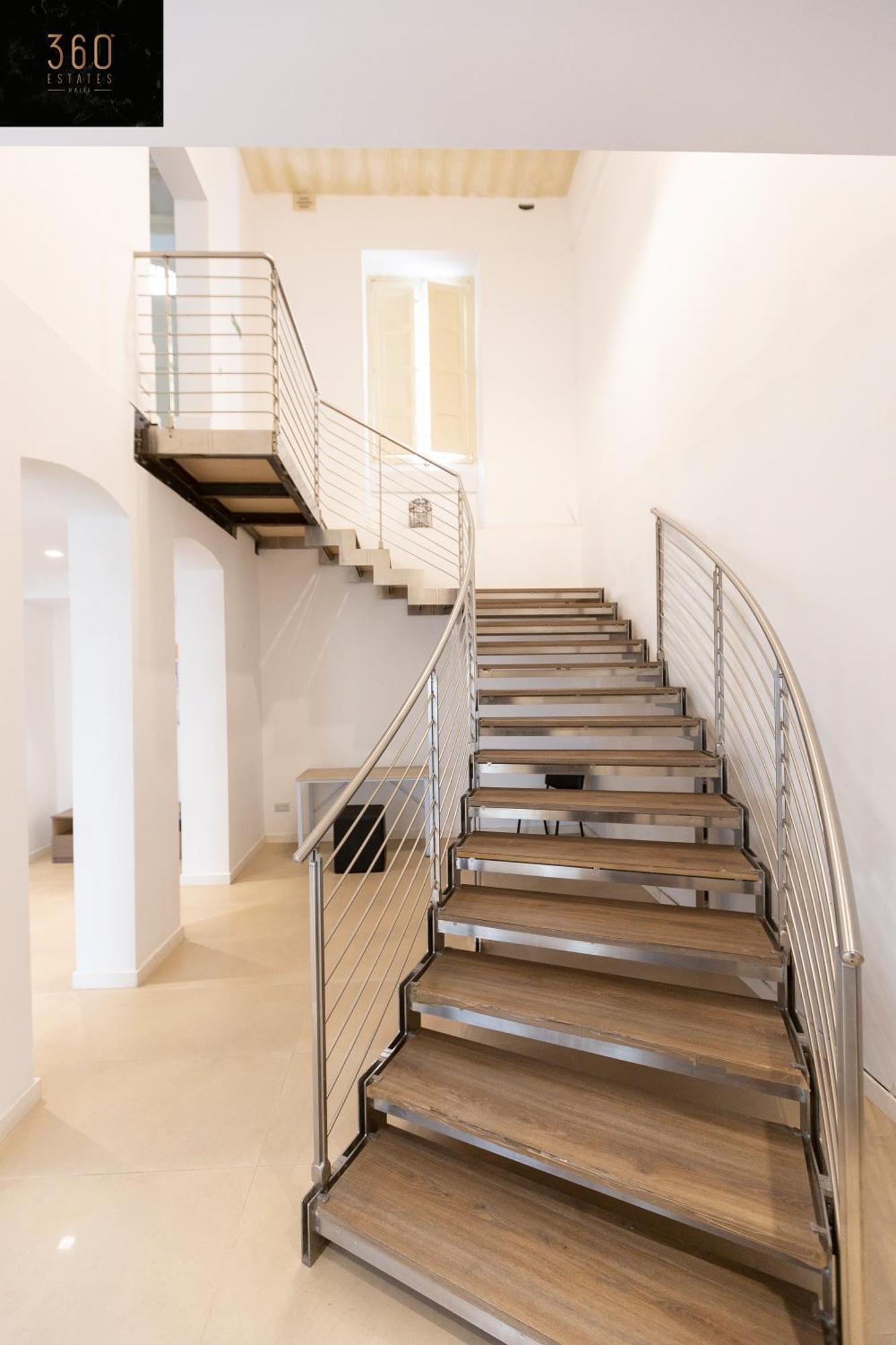 4Br Home In Prime Location Just Off The Promenade By 360 Estates Слима Экстерьер фото
