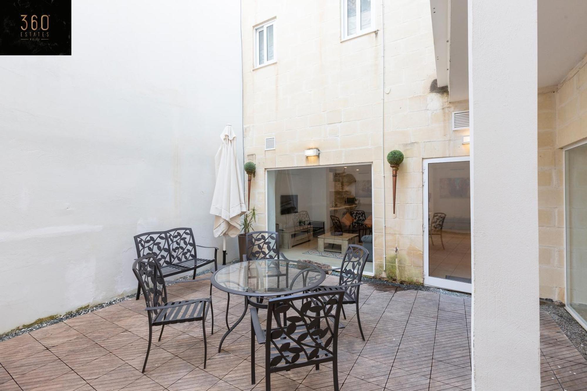 4Br Home In Prime Location Just Off The Promenade By 360 Estates Слима Экстерьер фото
